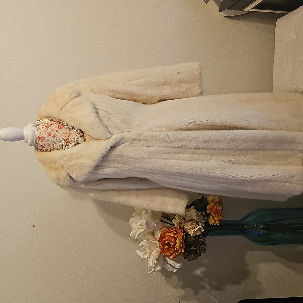 Flemington Sable Mink Elegant Cream Fur  Coat